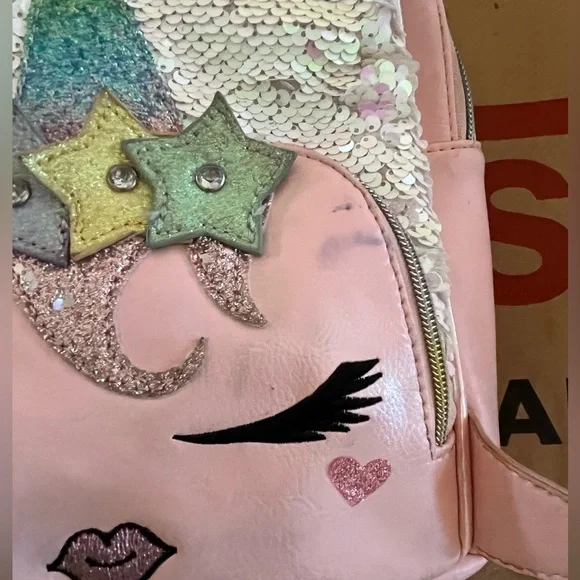 Backpack - Picture 2 of 7